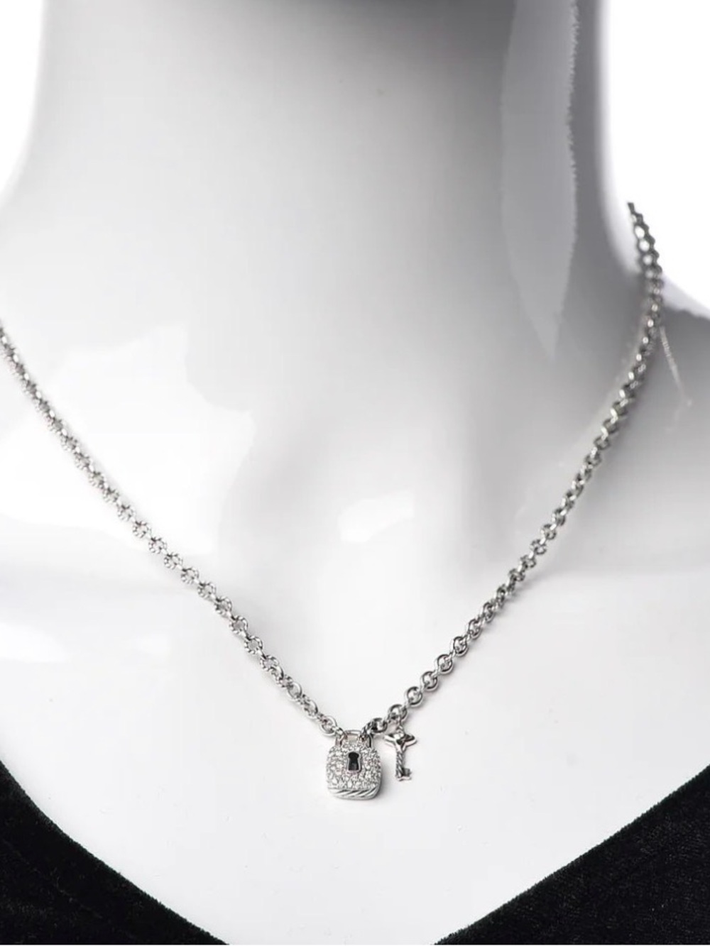 100% Authentic David Yurman Diamond & Sterling Padlock & Key Pendant Necklace - Picture 2 of 6